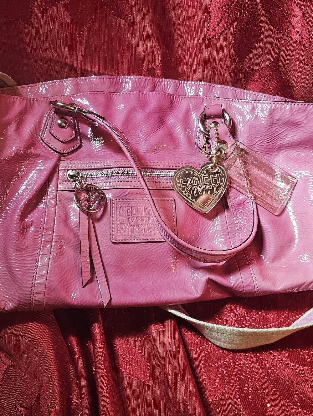 💖 Coach Poppy Pink Patent Leather Hobo Shoulder Bag + Authentic Heart Charm - Picture 12 of 15